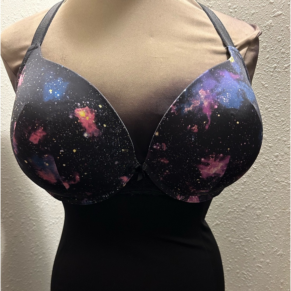 Torrid sz 44DD galaxy print push-up plunge bra.